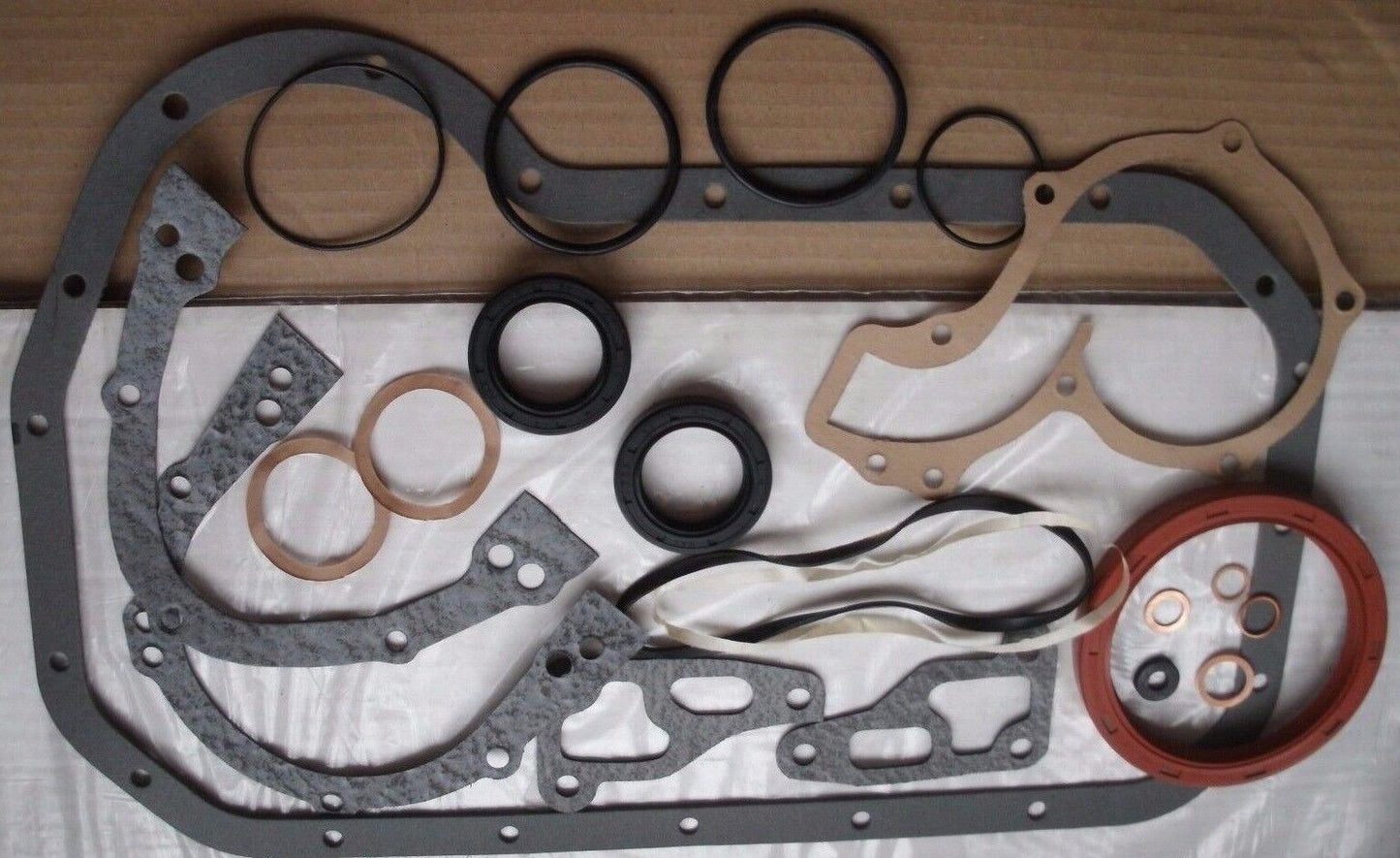 NOS AUDI COUPE 80 * 100  BOTTOM END CONVERSATION GASKET SET