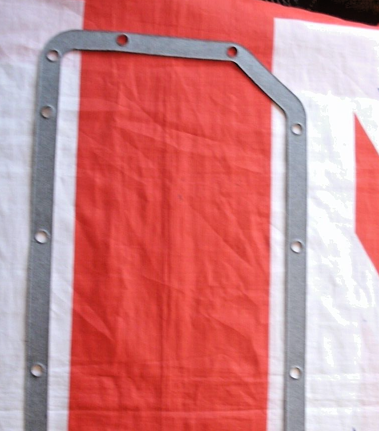 One New Rover V8 GEMs P38 RUBBER Sump Gasket For The 4.0  & 4.6 Liter Engines