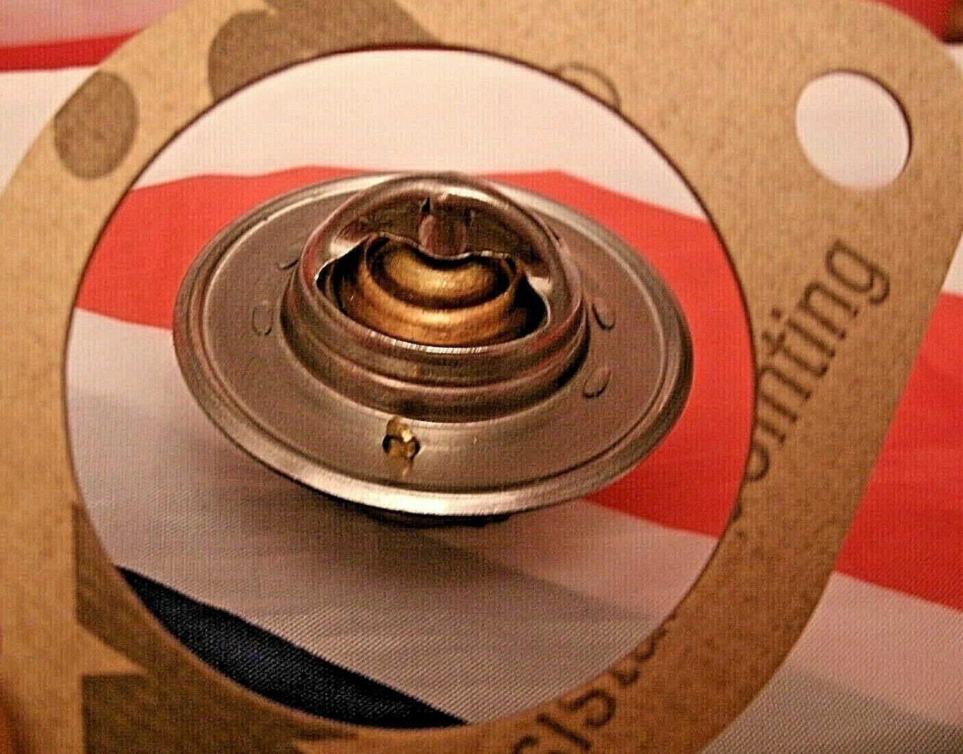 1 New AM AMV8 DBSV8 Aston Martin Improved Thermostat And Gasket Kit.￼