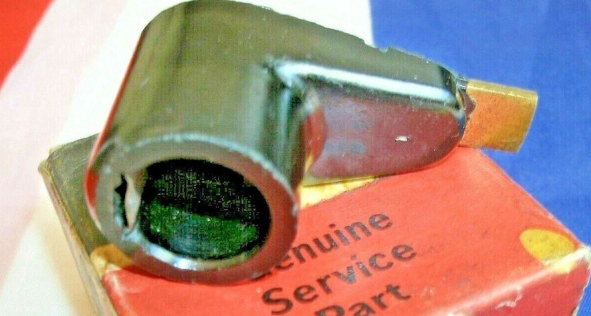 One NOS V8 Rotor Arm Lucas 54419082 Aston Rolls Rover Triumph Stag With O/E Box