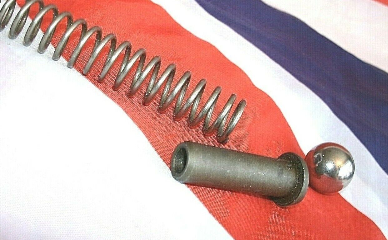 NOS SERIES 1.2.3 LAND ROVER OIL PRESSURE RELIEF VALVE SPRING PLUNGER & BALL KIT.