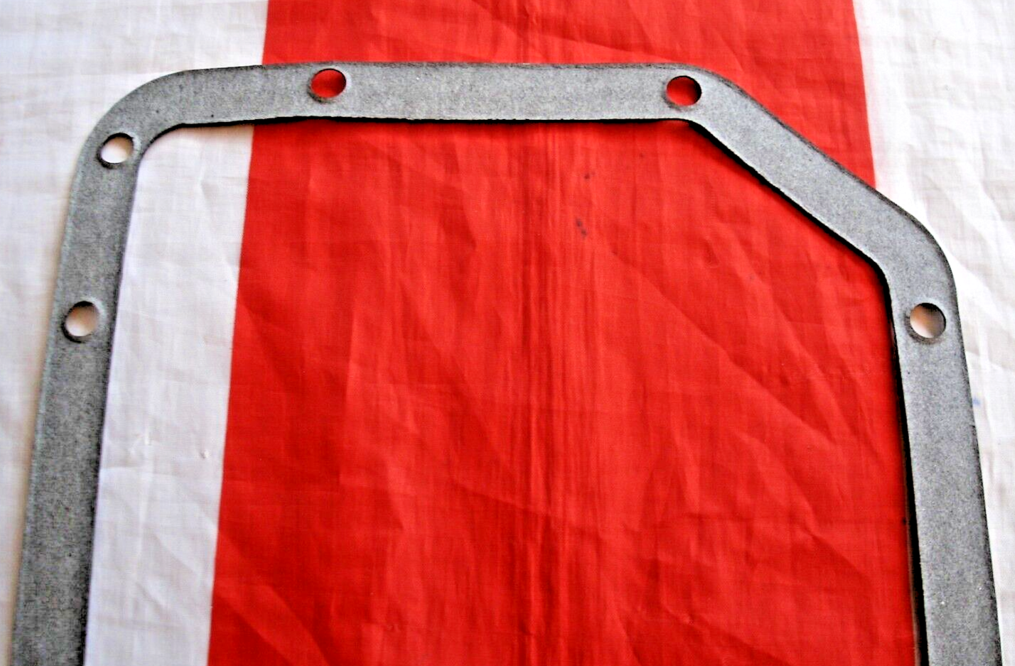 One New Rover V8 GEMs P38 RUBBER Sump Gasket For The 4.0  & 4.6 Liter Engines