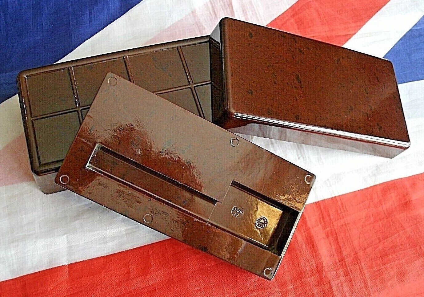 Stunning Brown Bakelite Little Singer Sewing Machine Box 11 s 1 L Conpartments.