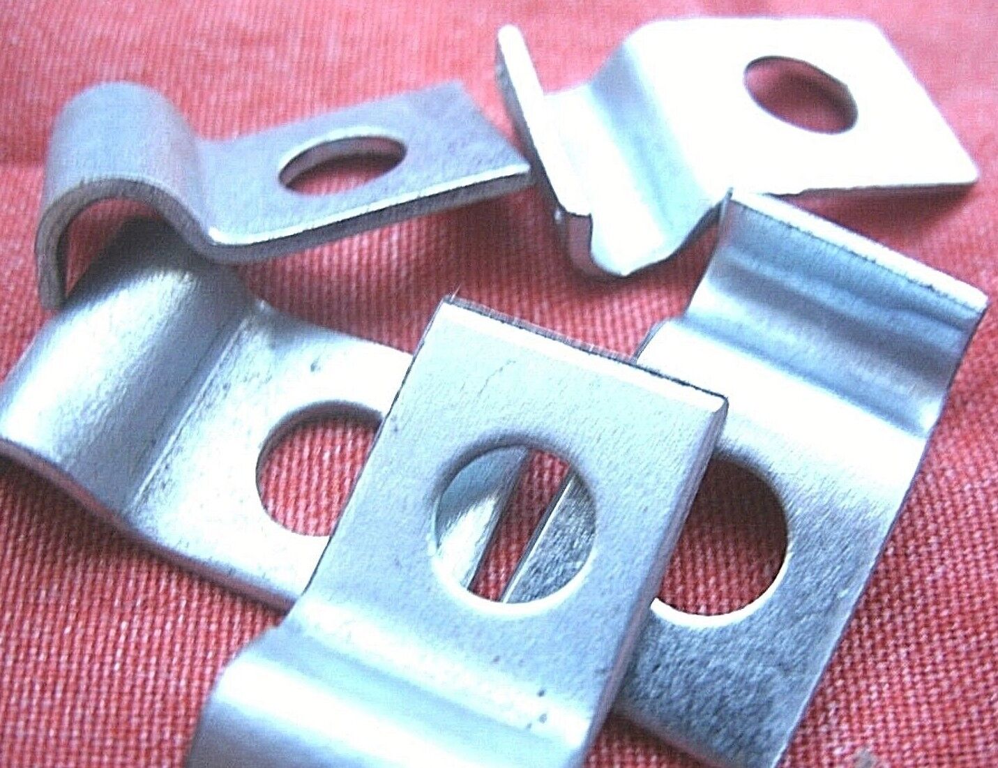1 Set OF 10 Rover P6 2000 3/16 Saddle Clips 4 fixing Brake pipes to body shell