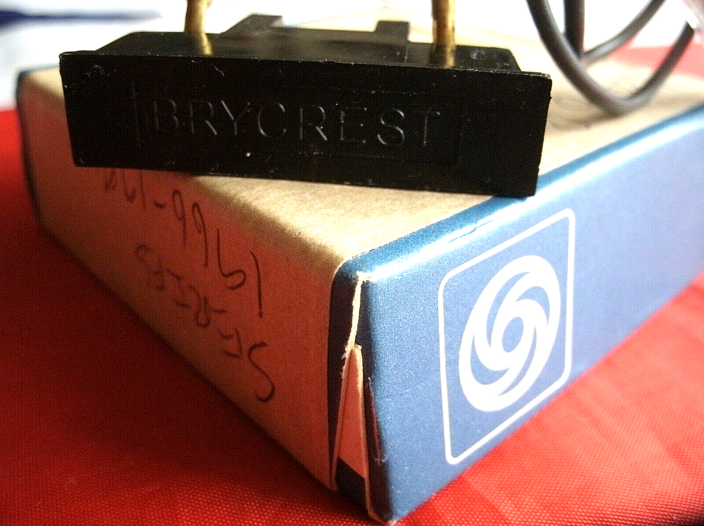 One NOS Land Rover Cold Start Chock Cable Warning Light Switch