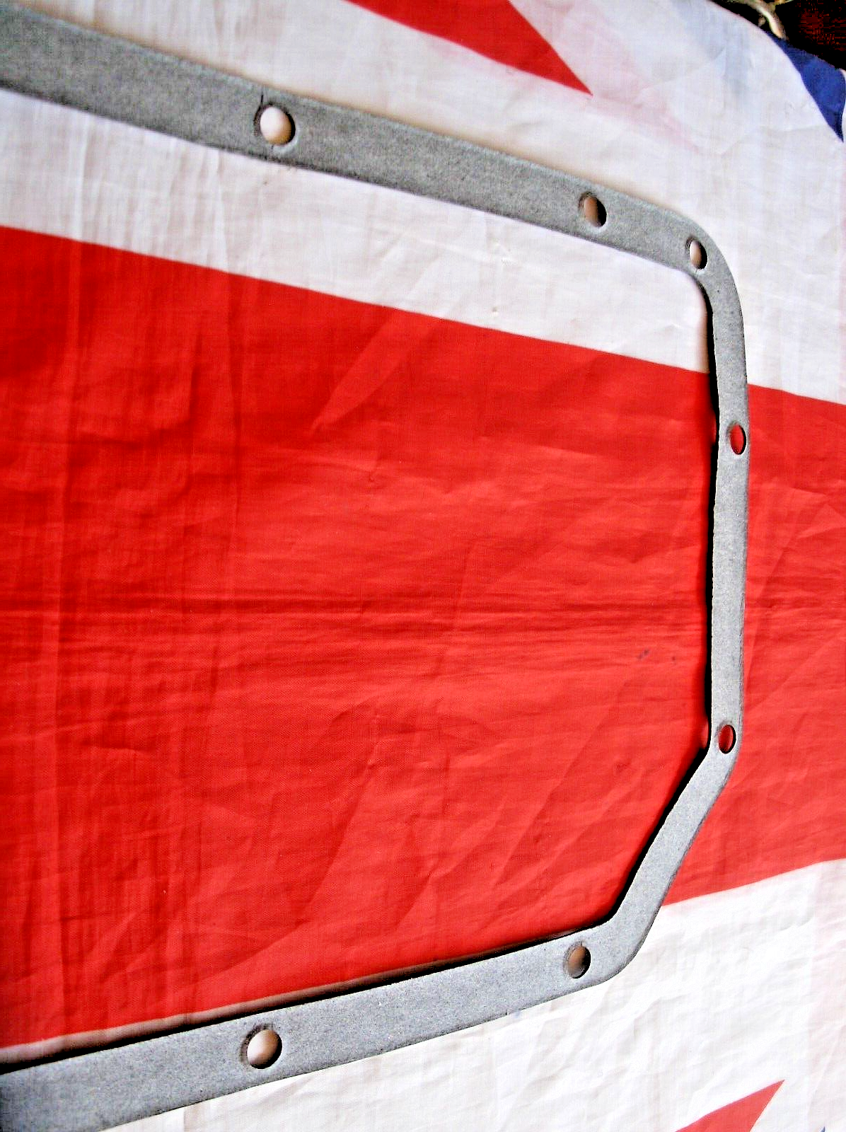 One New Rover V8 GEMs P38 RUBBER Sump Gasket For The 4.0  & 4.6 Liter Engines