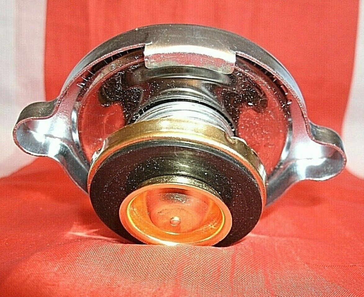 One New Rover P5B Coupe & Saloon V8 3.5 15 LBS Short Neck Radiator Filler Cap
