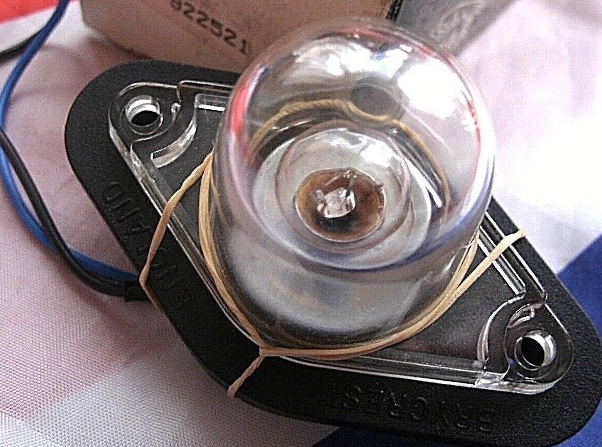 One New Top Quality Under Bonnet Or Boot Lamp Assemble Complete as photos.