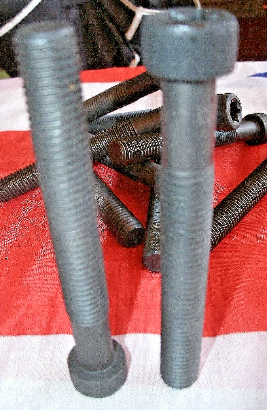 One New Set Of Ten Course FORD Pinto Cylinder Head Bolts 1.6 1.8 & 2.0 Models.