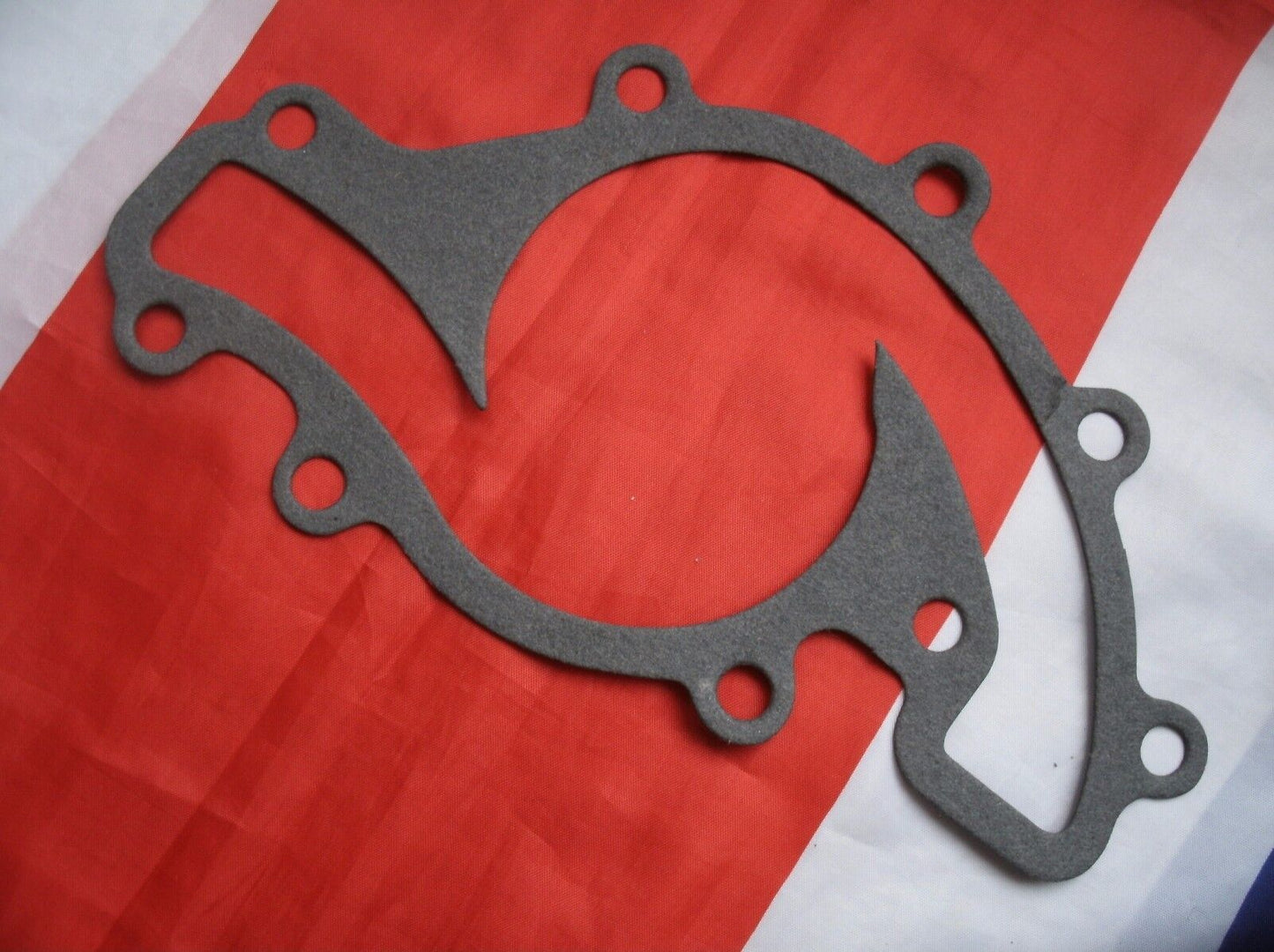 NEW ROVER P6 V8 WATER SYSTEM OUTLET PIPE REAR OF INLET MANIFOLD 2 BOLT GASKET