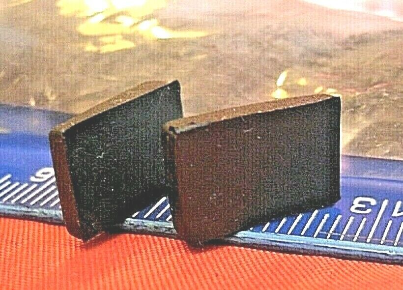 NEW Escort Cortina Capri Ford Pinto 1.6 & 2.0 Rubber Bottom End Tapered Seals 2