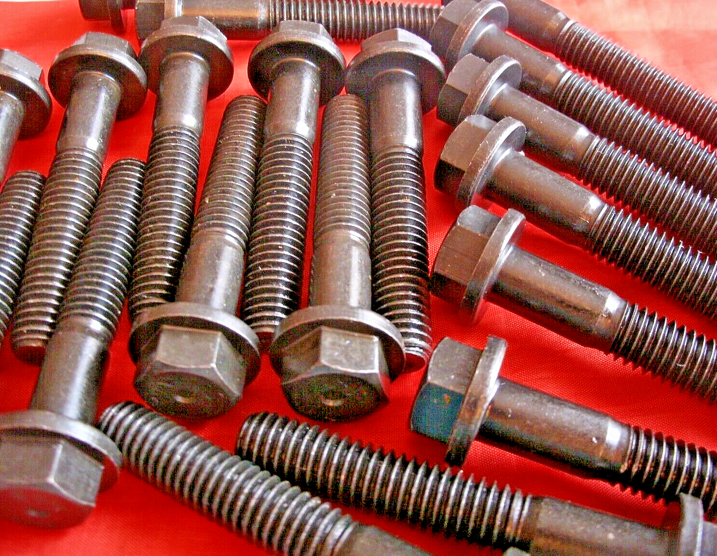 Rover V8 One Set Of 20 Cylinder Head Bolts Centre Two Rows Only Later Engine's