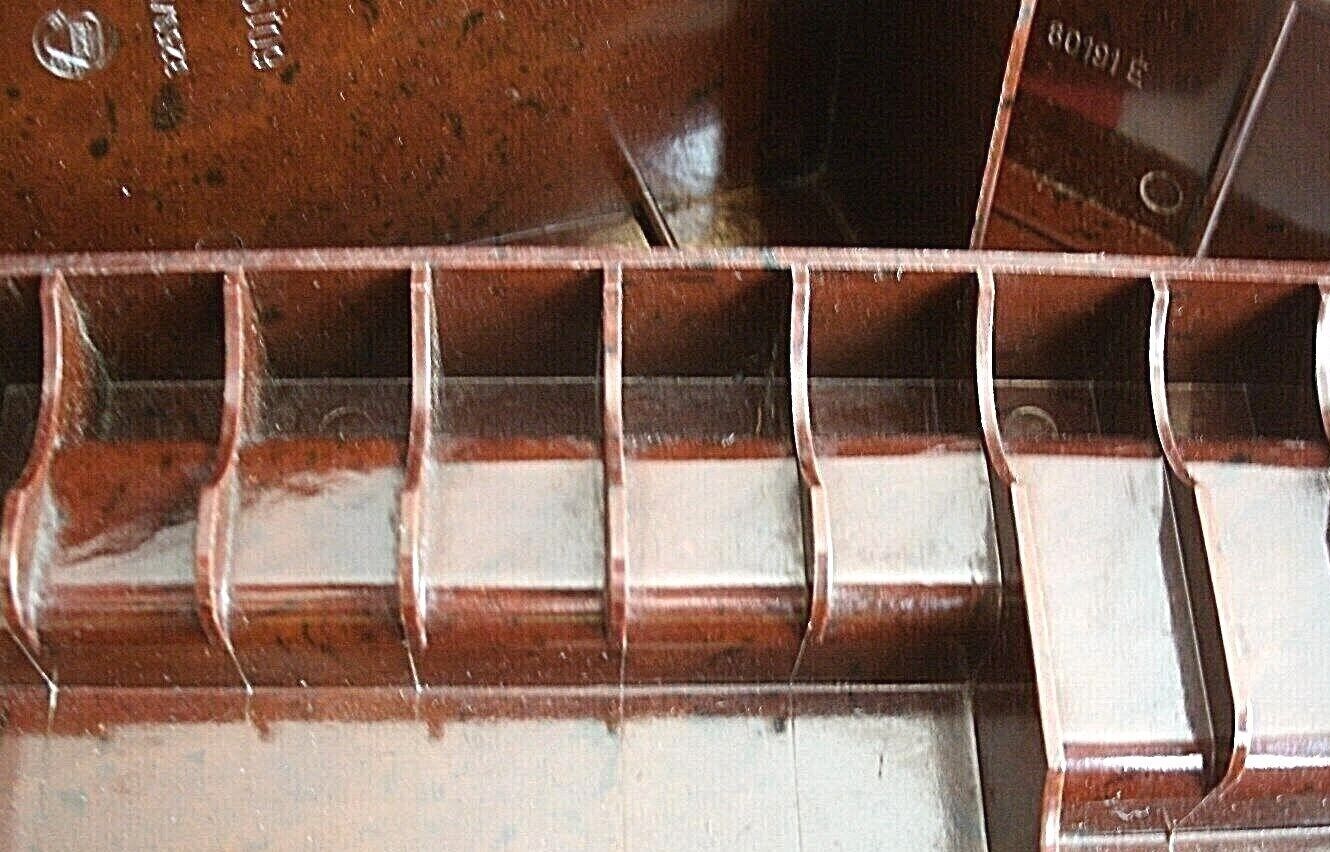 Stunning Brown Bakelite Little Singer Sewing Machine Box 11 s 1 L Conpartments.