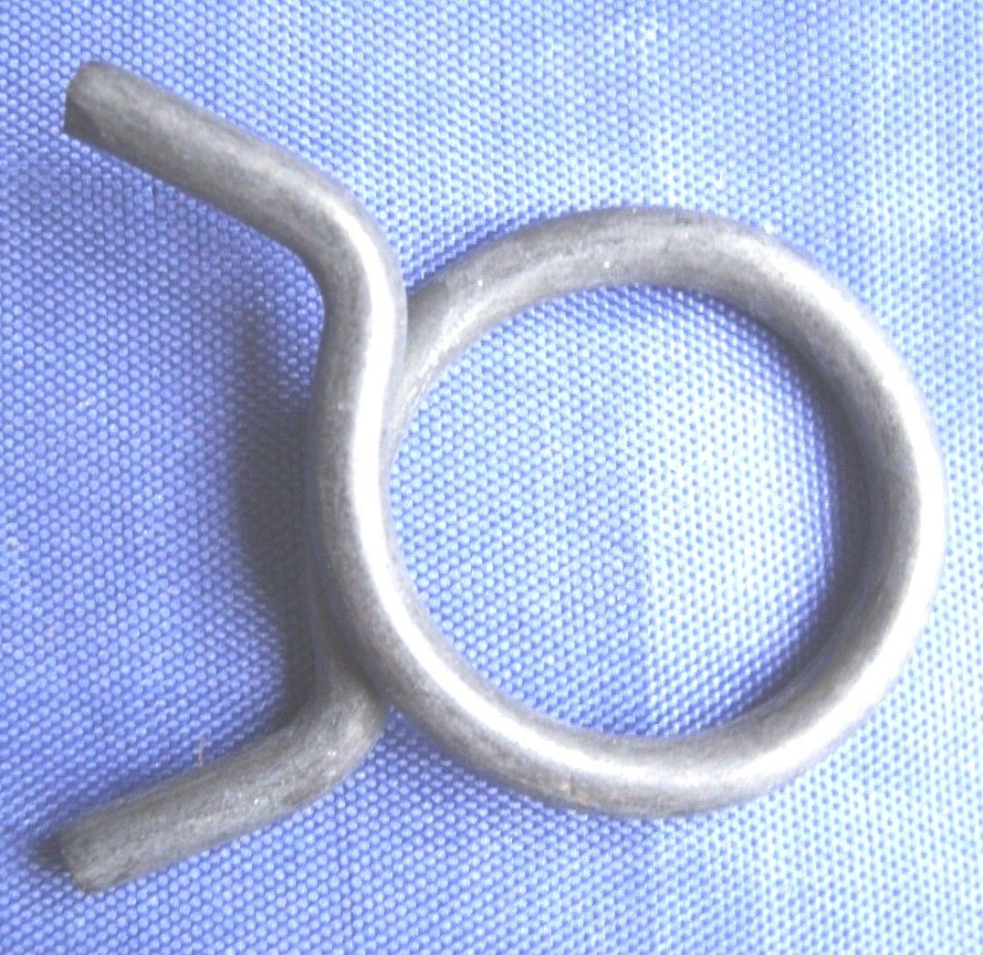 NOS Rover P5B Brake Hose Inlet Manifold Vacuum Retain Clip Non Return Valve.