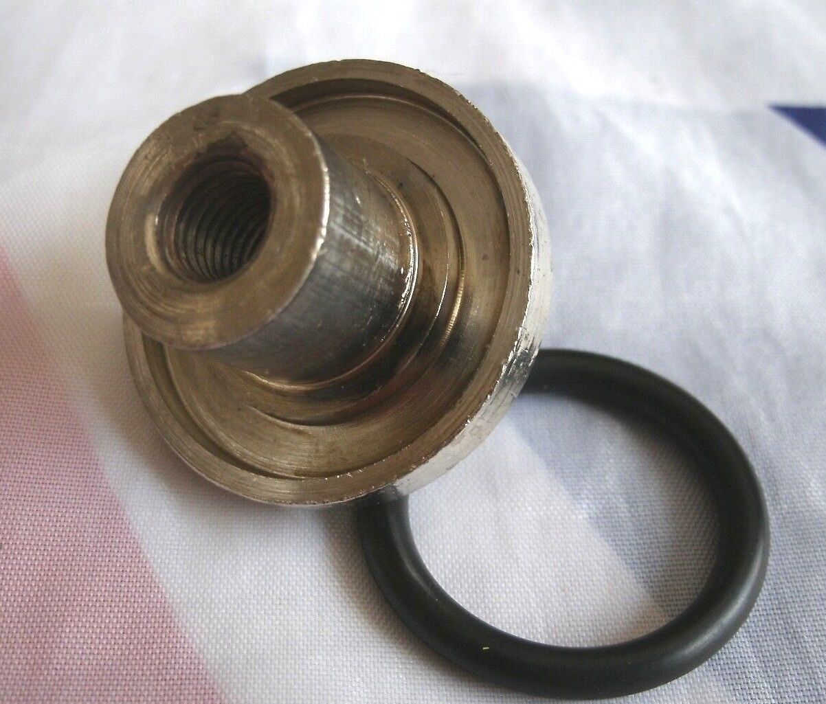 New Land Rover 6 Cylinder Exhaust Tappet Side Cover Fixing Bolt Rubber O Rings