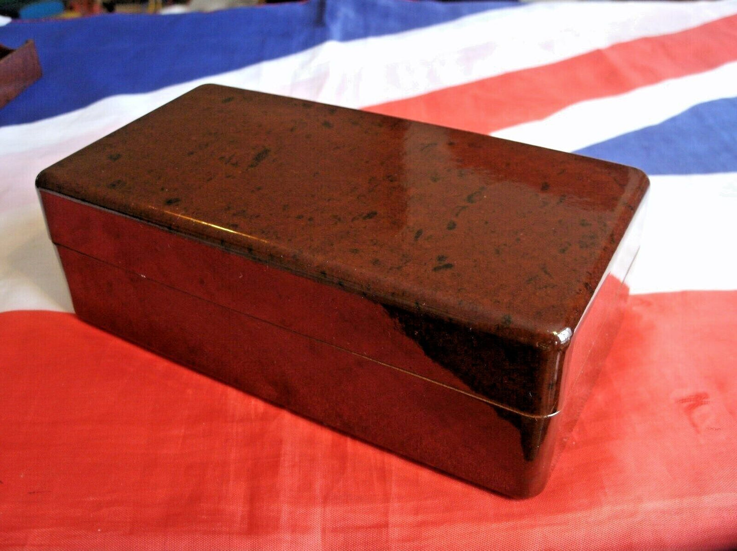 Stunning Brown Bakelite Little Singer Sewing Machine Box 11 s 1 L Conpartments.