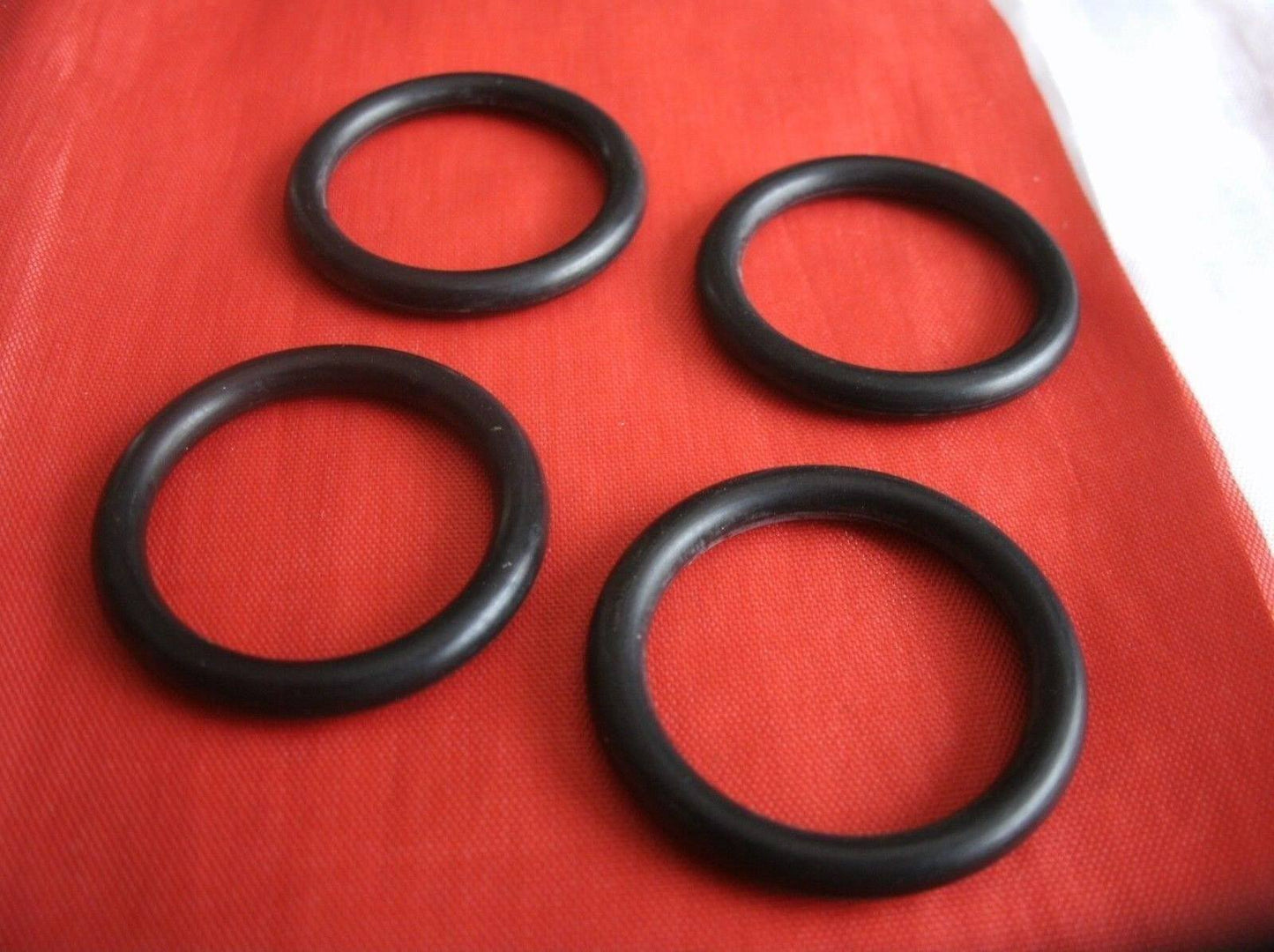 New Rover P5 3 Litre Exhaust Tappet Side Cover Fixing Bolt Rubber O Rings