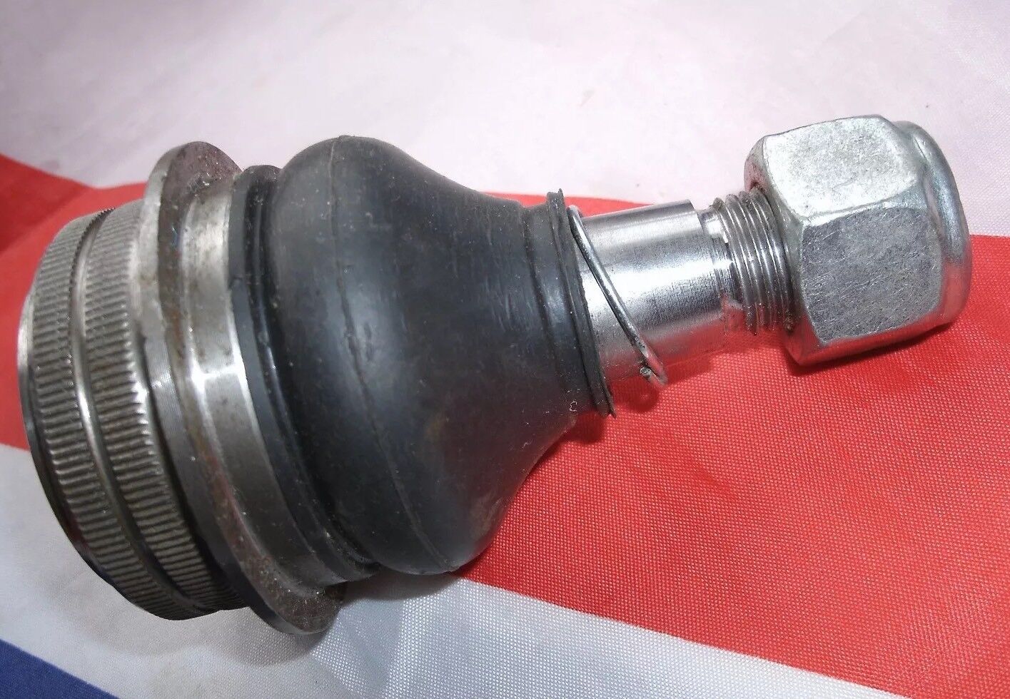 NOS ROVER P6 2000 2200 3500 LOWER SWIVEL BALL JOINT + A NEW RETAINING CLIP