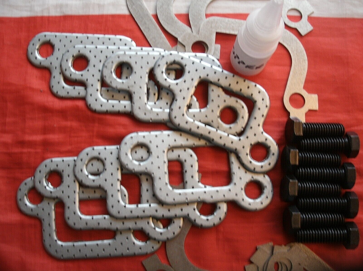 One NEW Rover P5B P6B V8 3500 3.5 Exhaust Manifold Fitting Kit. Mk110b.