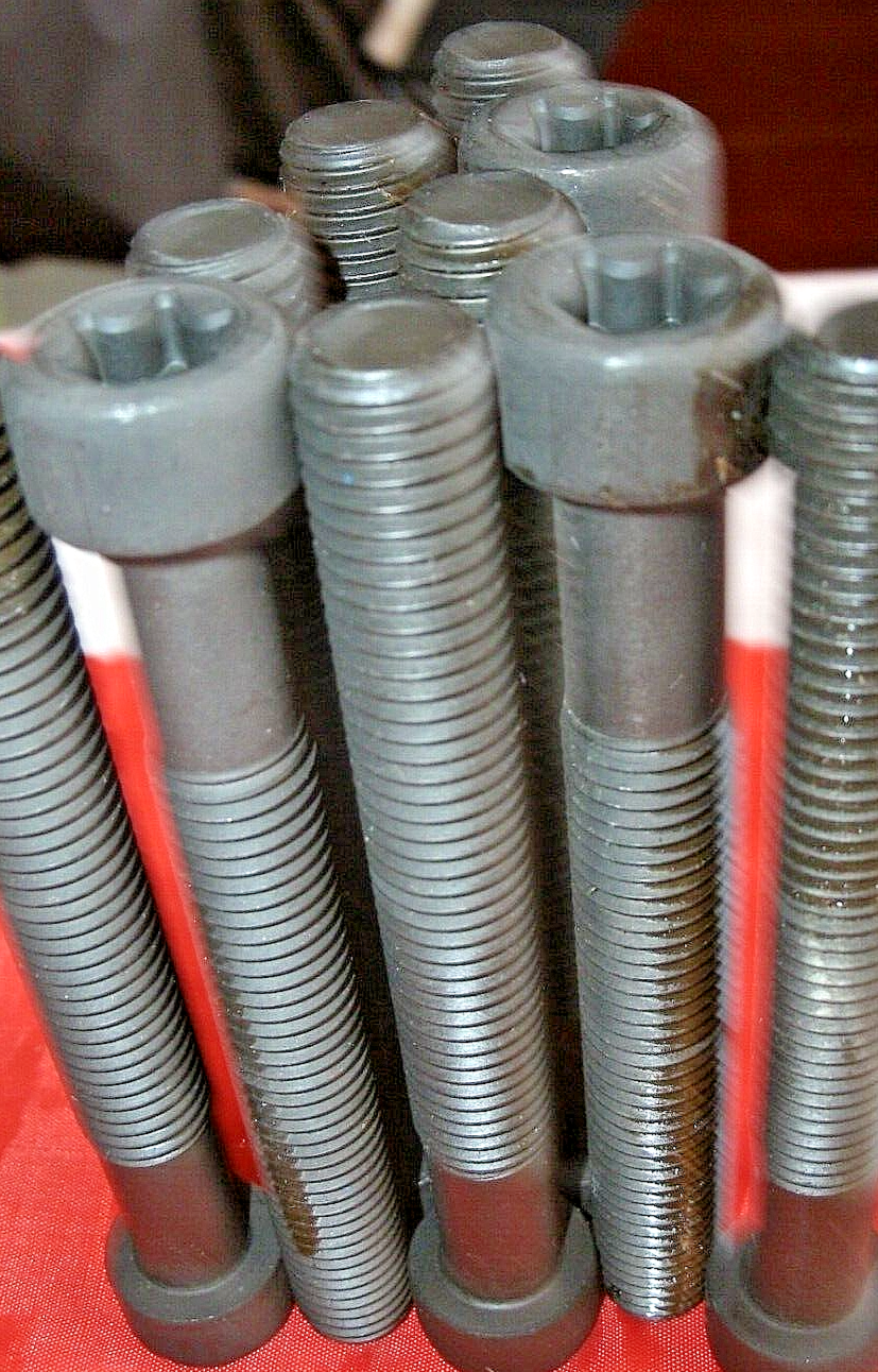 One New Set Of Ten Course FORD Pinto Cylinder Head Bolts 1.6 1.8 & 2.0 Models.