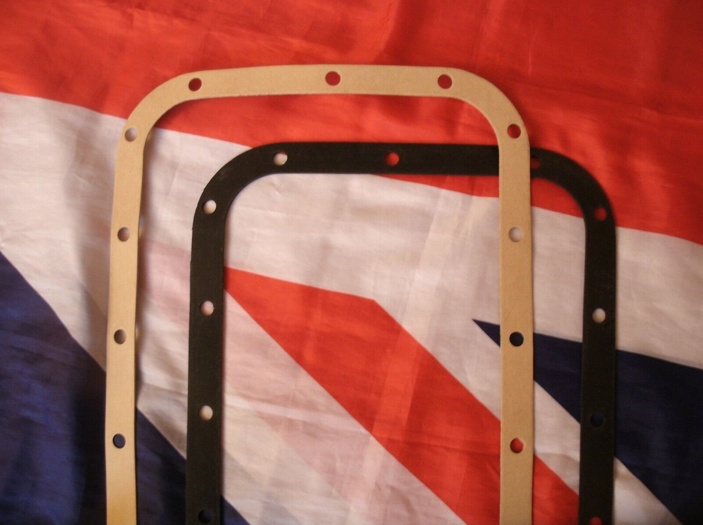 TRIUMPH TR5 TR250 TR6 NEW HEAVY DUTY PERFORATED RUBBER SUMP GASKET 1963 to 1977