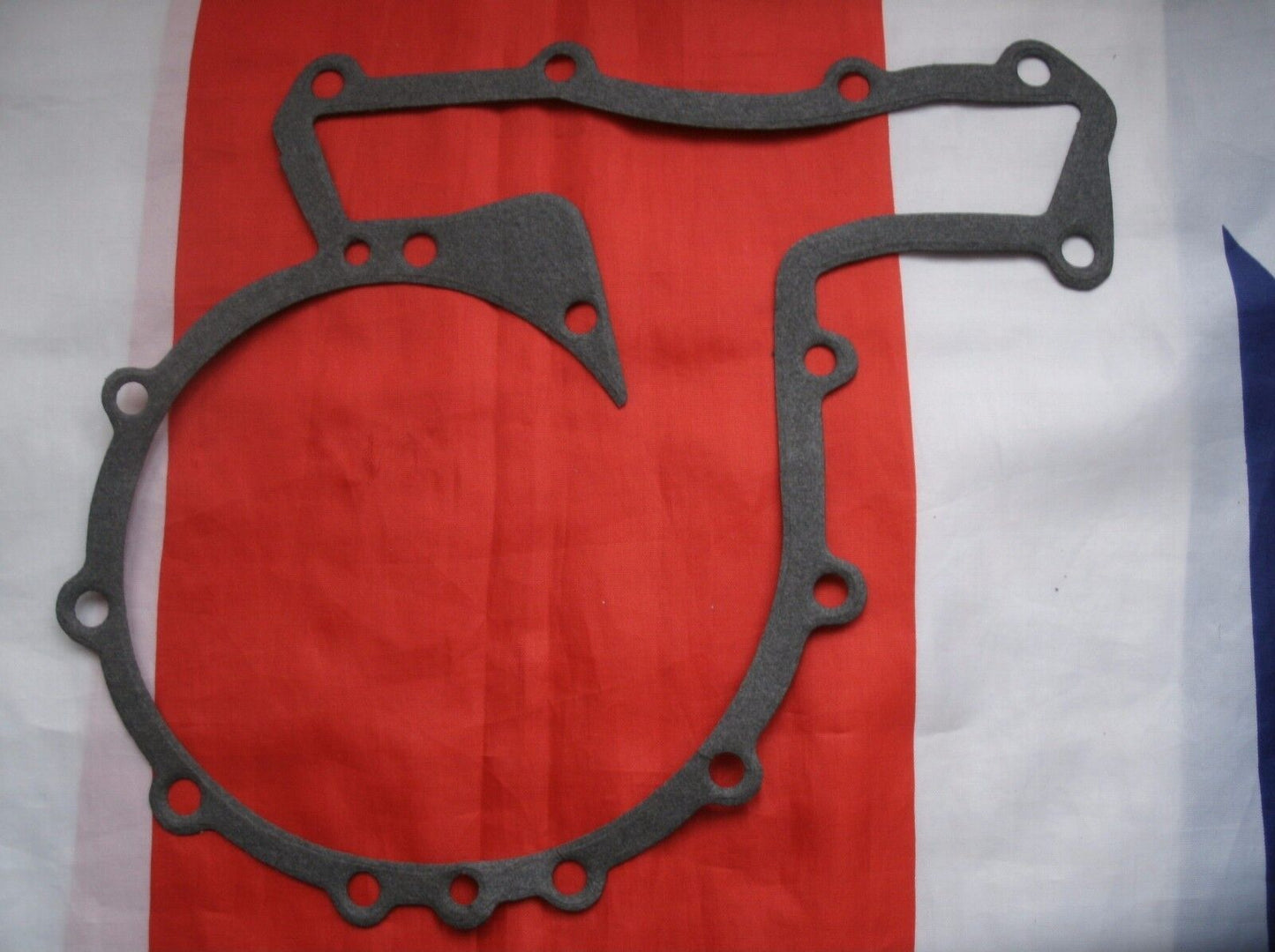 NEW ROVER P6 V8 WATER SYSTEM OUTLET PIPE REAR OF INLET MANIFOLD 2 BOLT GASKET