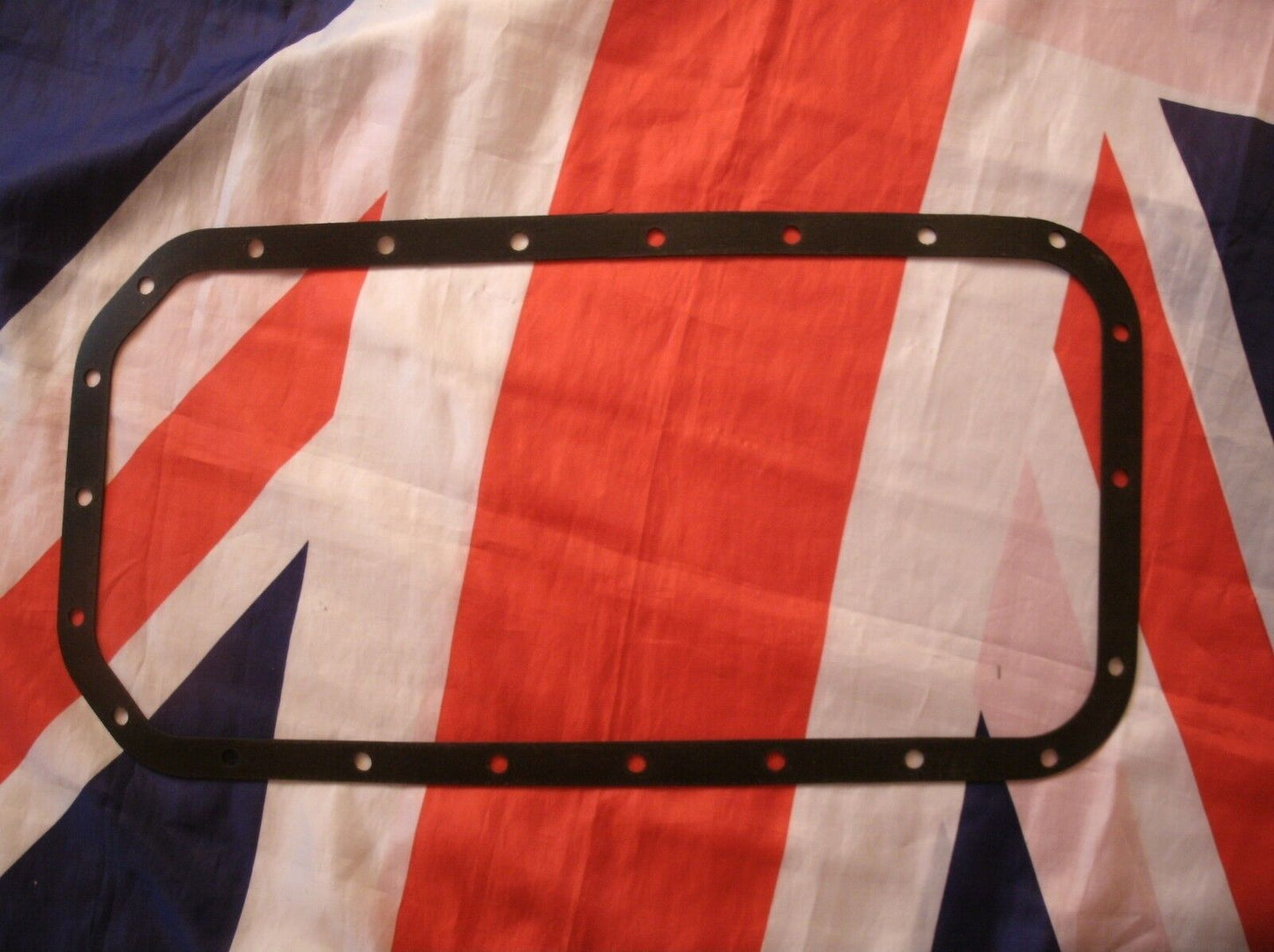 TRIUMPH TR5 TR250 TR6 NEW HEAVY DUTY PERFORATED RUBBER SUMP GASKET 1963 to 1977